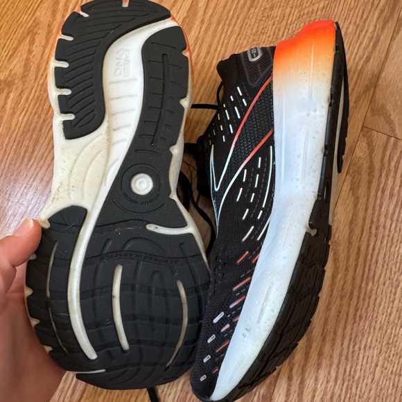 Womens Brooks Black, White, and Orange Glycerin Running Sneakers. Size 8 - Picture 8 of 9